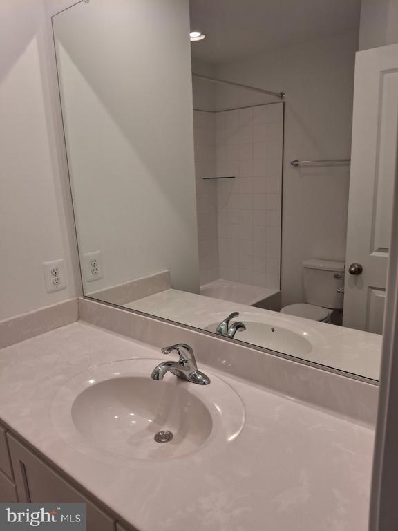 Building Photo - 612 Slick Terrace