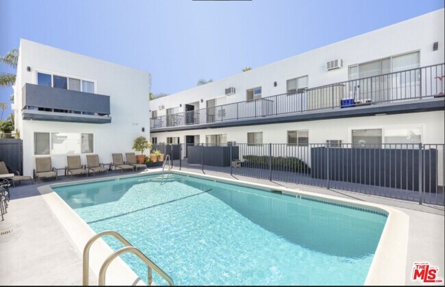 Building Photo - 1261 Laurel Ave