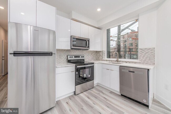 Building Photo - 2301 Grays Ferry Ave