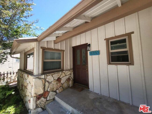 Building Photo - 4850 Excelente Dr