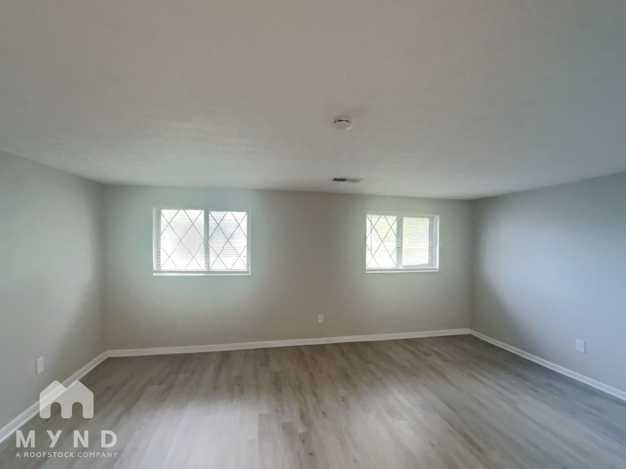 Building Photo - 4863 Talbert Dr