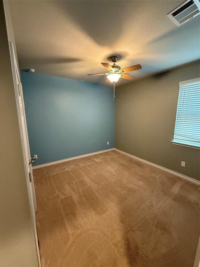 Building Photo - 1308 Eagle Ray St