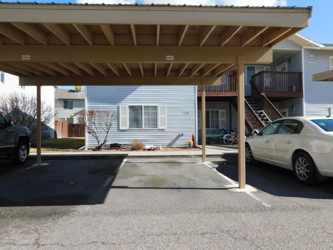 Building Photo - ONE MONTH FREE RENT!