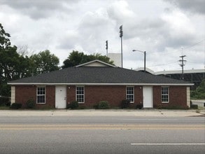 Building Photo - 105 Buckley St