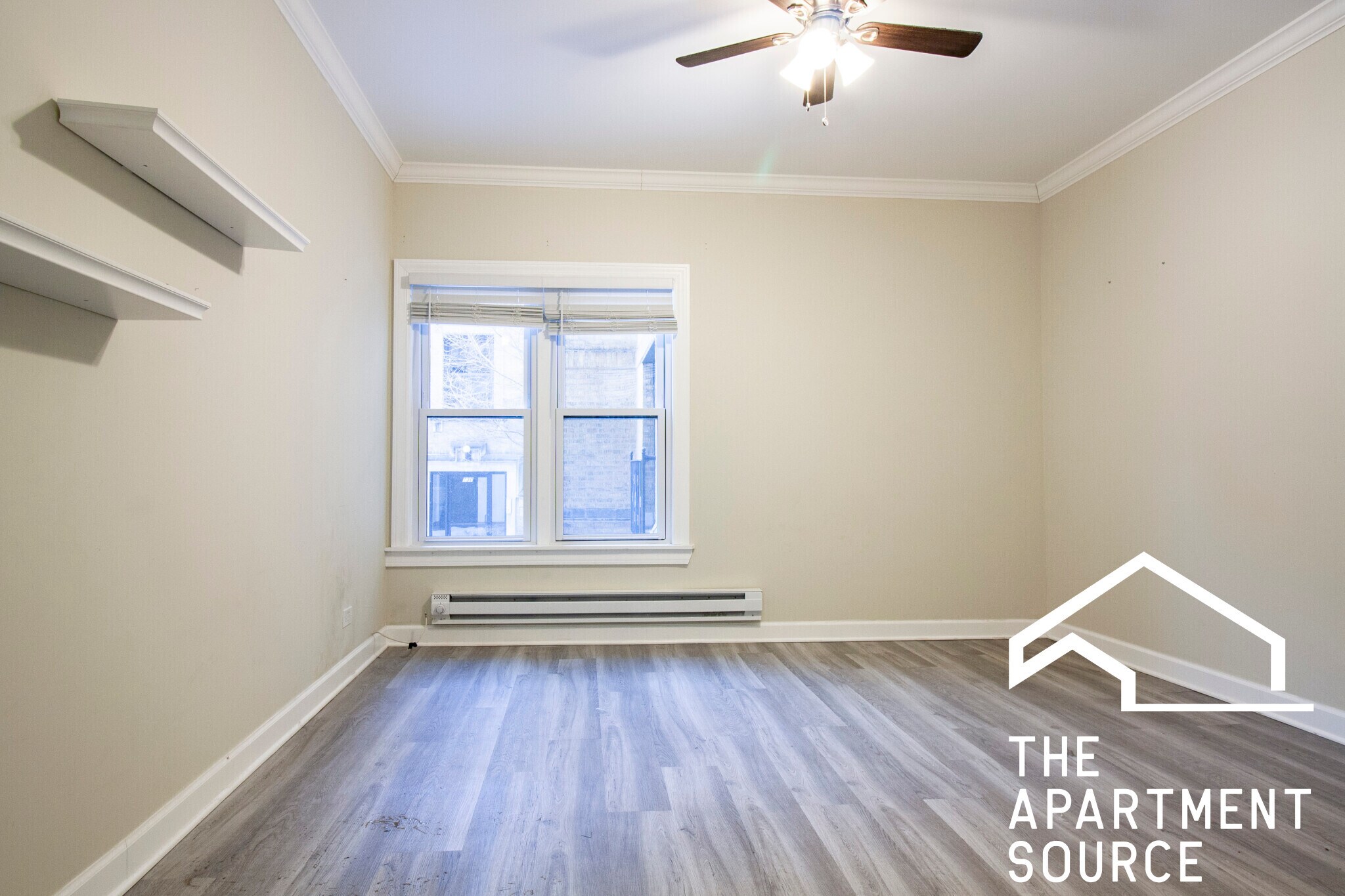 Building Photo - 730 W Roscoe St