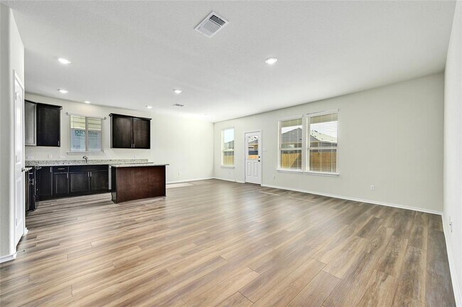 Building Photo - 132 Janice Rd