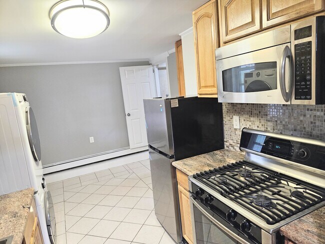 Building Photo - 42 Haviland St