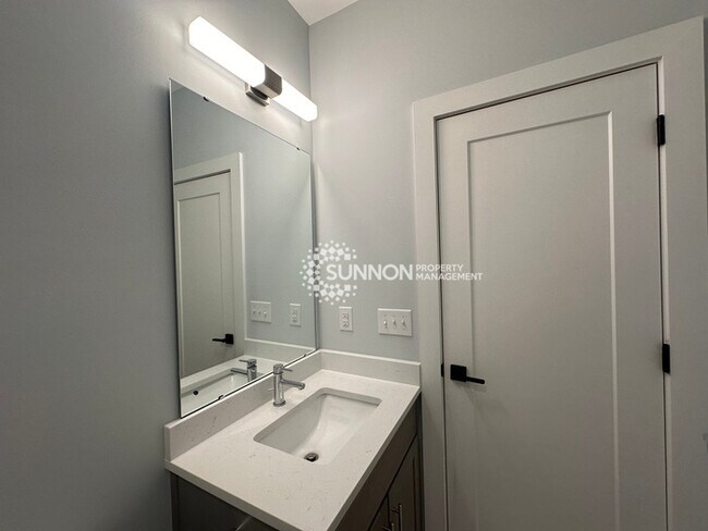 Building Photo - Gorgeous Updated 4 Bedroom Ranch Home