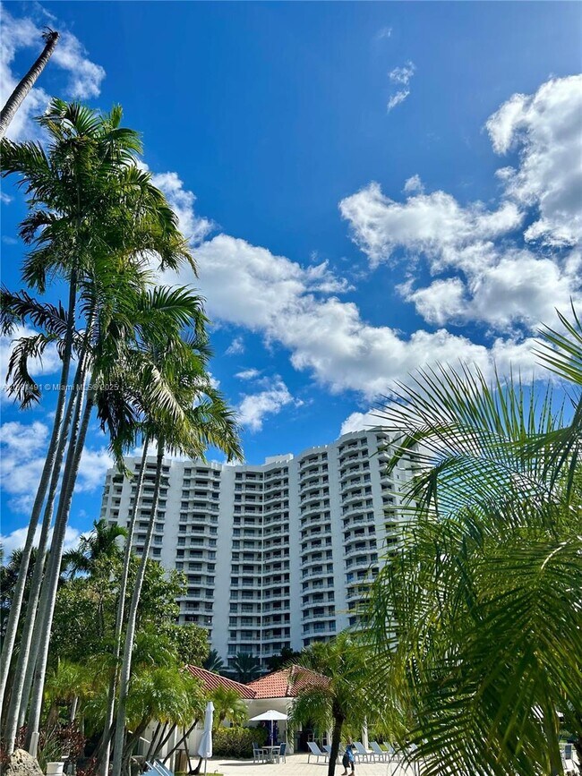 Building Photo - 3300 NE 192 St