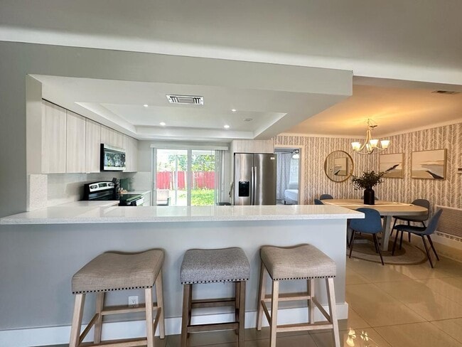 Building Photo - 426 SW 8th Ave