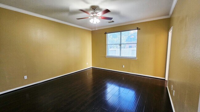 Building Photo - 211 Briar Trace Ln