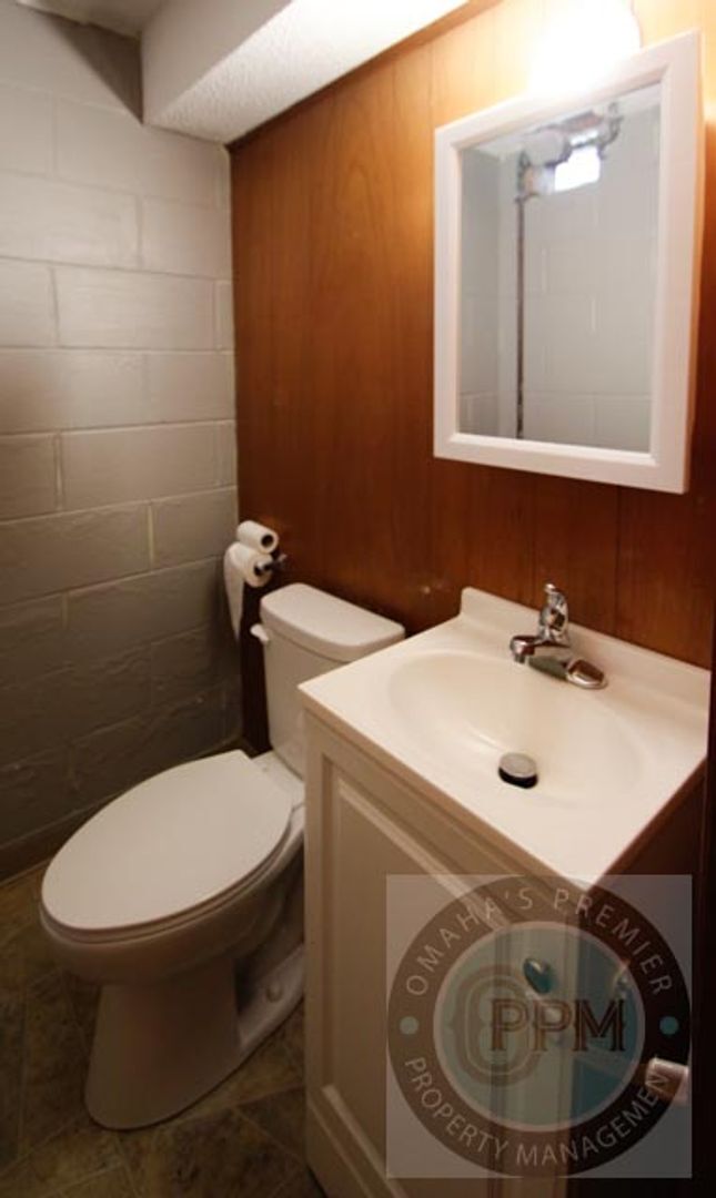 Building Photo - 12317 Weir St