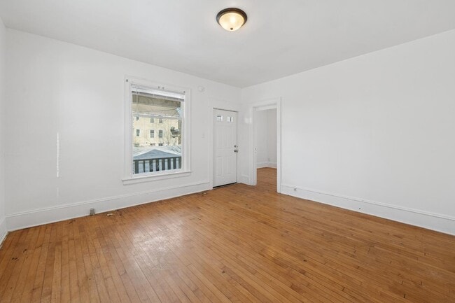 Building Photo - 1734 W Clarke St