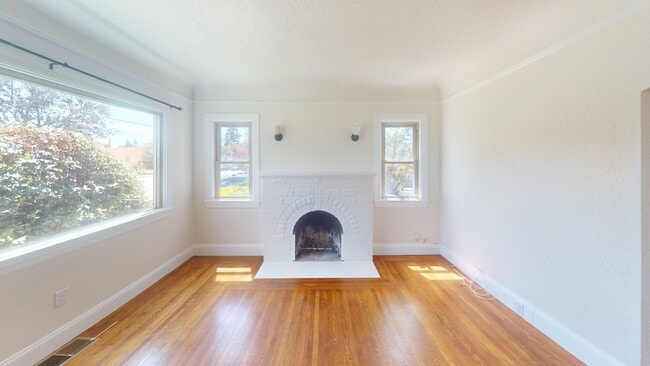 Building Photo - 1600 D St