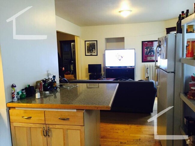 Building Photo - Faneuil St 3 Bed