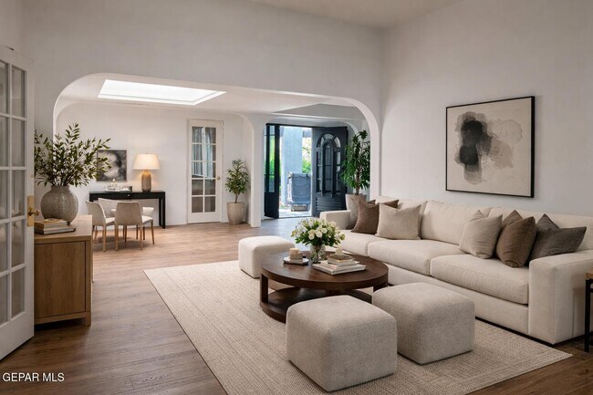 Building Photo - 320 Arboles Dr