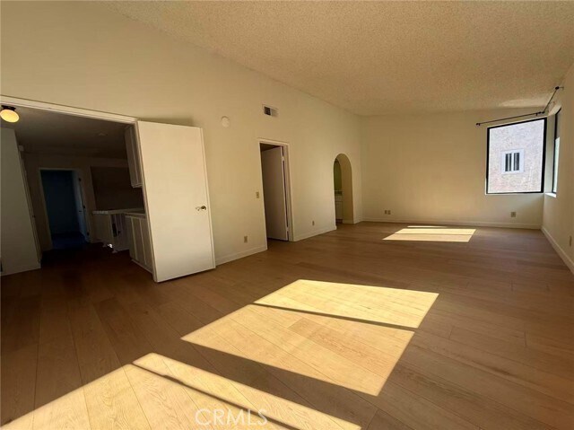 Building Photo - 724 Barnum Way