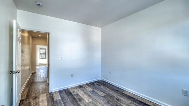 Building Photo - 2637 Arctic Ave