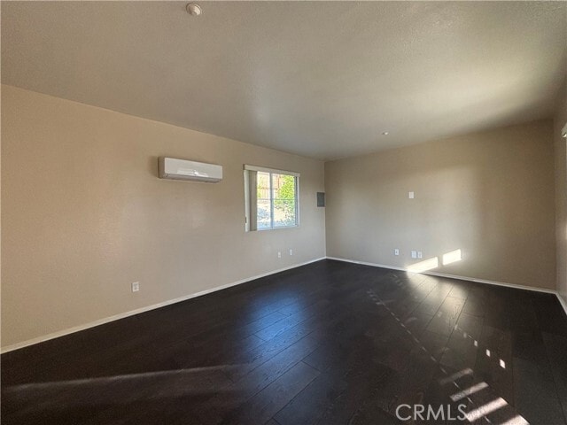 Building Photo - 7850 La Nita St