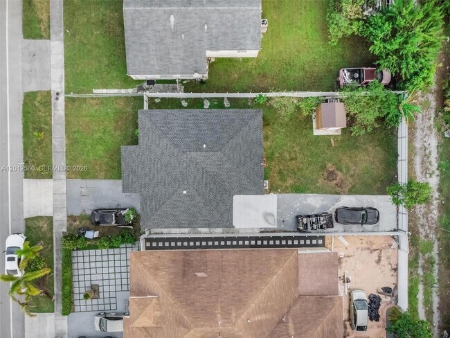 Building Photo - 4530 SW 25th St