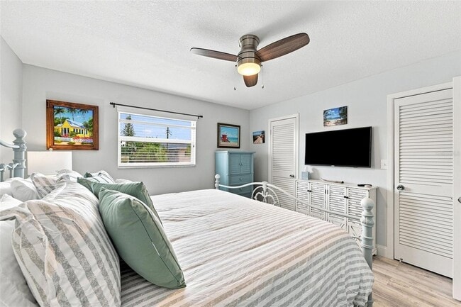Building Photo - 7151 Sunset Way