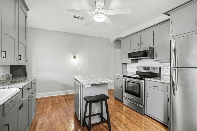 Building Photo - 144 Seminary Ave