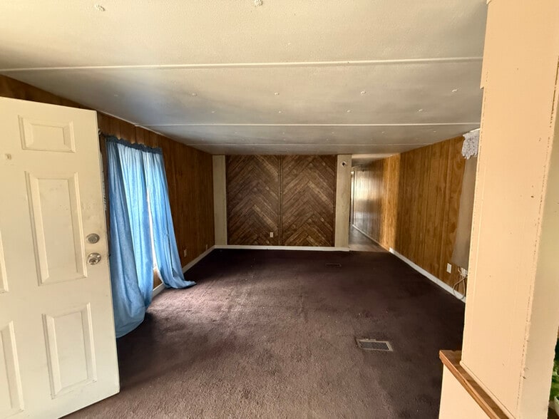 Building Photo - 2100 Roach St