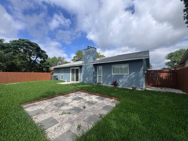 Building Photo - Newly Remodeled 3 Bd | 2 Ba | 2 Car Garage in NW Oxbox! Move In Ready!