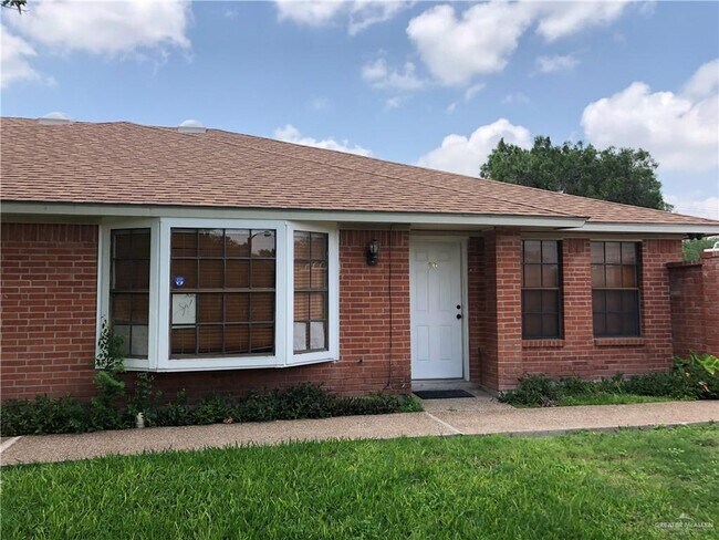 Primary Photo - 301 E La Vista Ave