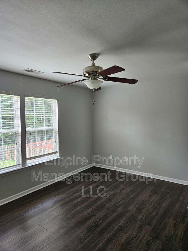 Building Photo - 216 Sunday Silence Ln