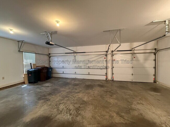 Building Photo - 1016 Longhorn Ct