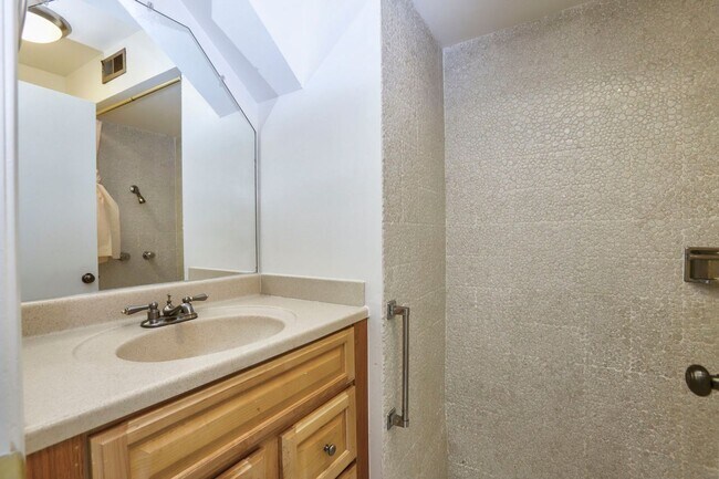 Building Photo - 4BR/3BA Tri-Level Home with Yard & 2-Car Garage | Foster City | YouTube Tour