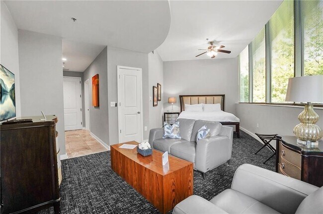 Building Photo - 3338 Peachtree Rd NE