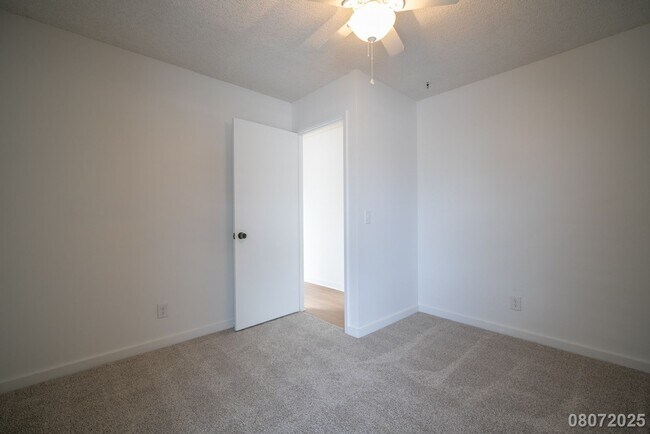 Building Photo - Newly Renovated 3 BD/2 BA Home with 2 Car ...