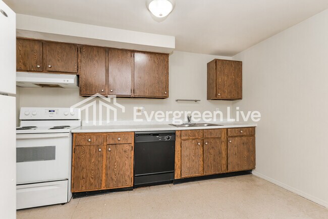 Building Photo - 8040 Mt Everest St