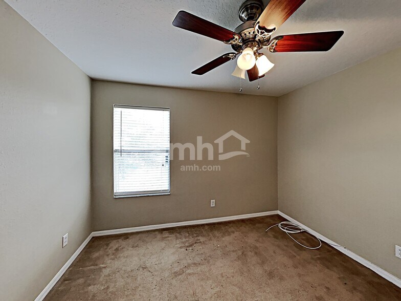 Building Photo - 11114 Golden Silence Dr