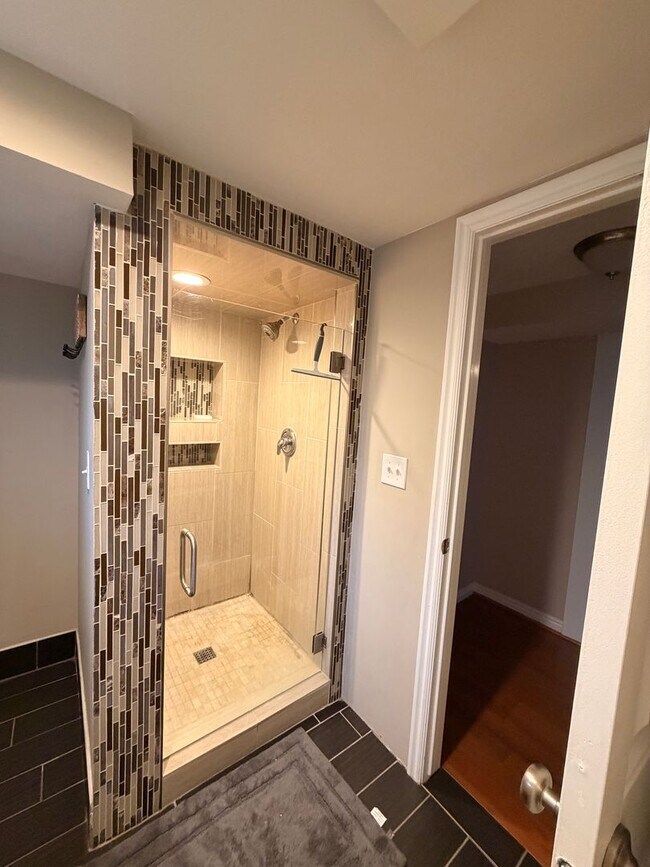 Building Photo - Gorgeous Home in Bountiful!