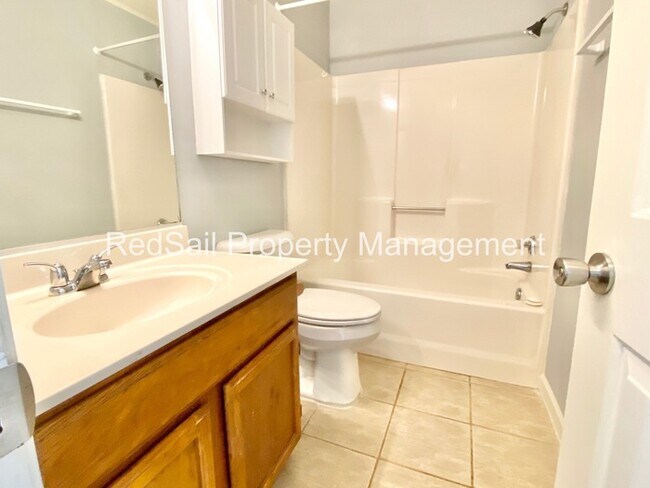 Building Photo - Yorktown Crossing Townhouse!!!