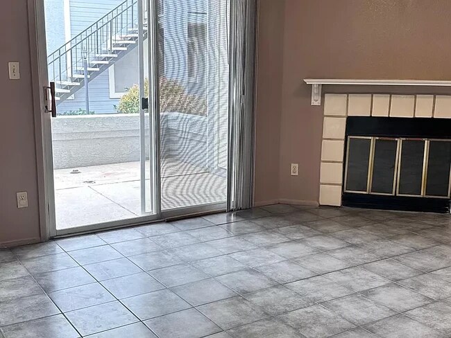 Building Photo - 2910 W Marconi Ave