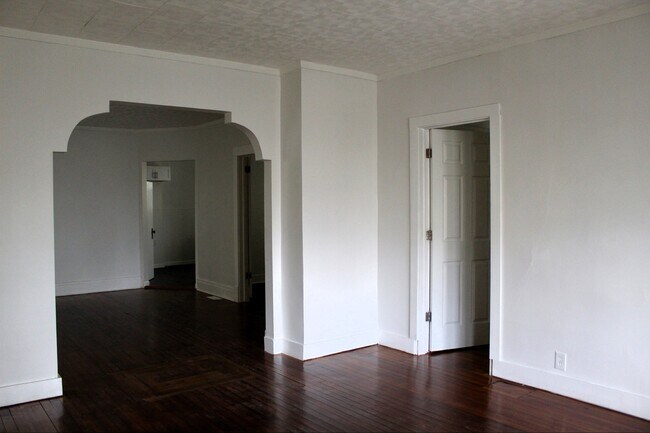 Building Photo - 228 Weiss St