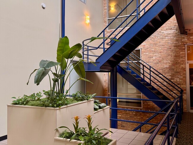 Building Photo - 3159 N Seminary Ave