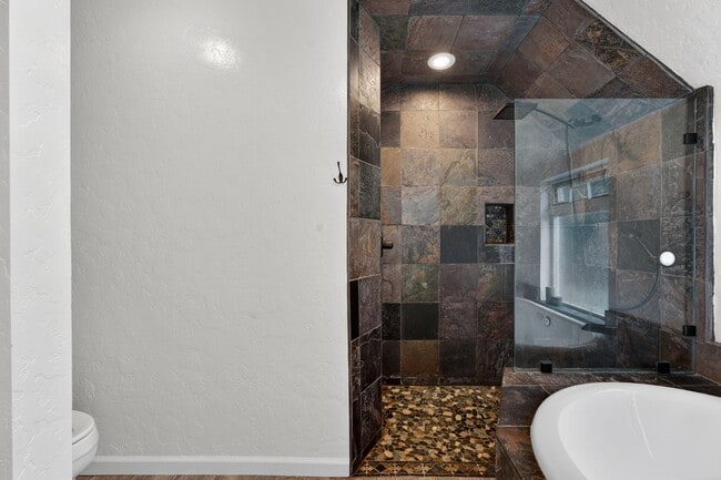 Building Photo - 420 Colusa Pl