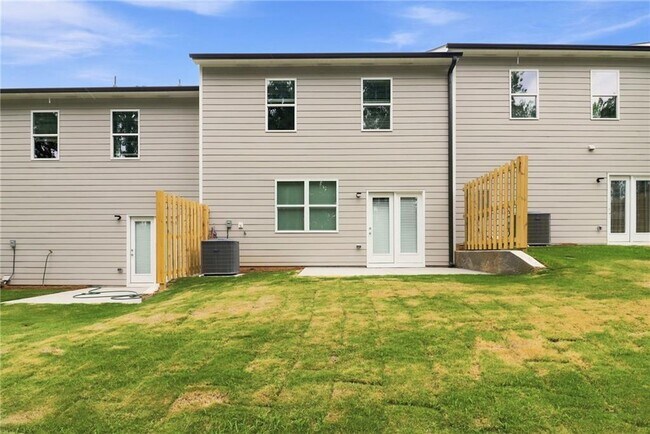 Building Photo - 48 Berryville Dr
