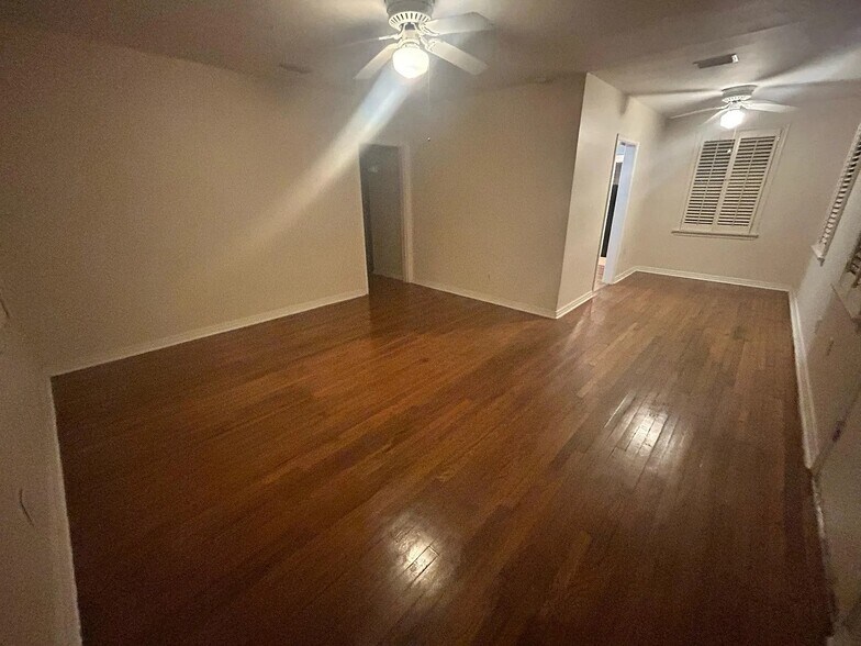 Building Photo - 2652 Merwyn Rd