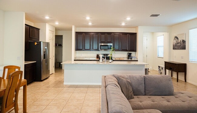 Building Photo - 7387 S Via Plaza del Maya