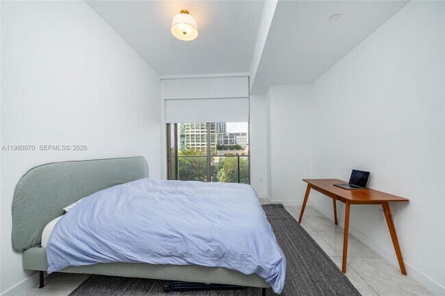 Building Photo - 2678 Tigertail Ave