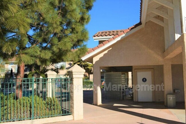 Building Photo - 468 Shelburne Ln