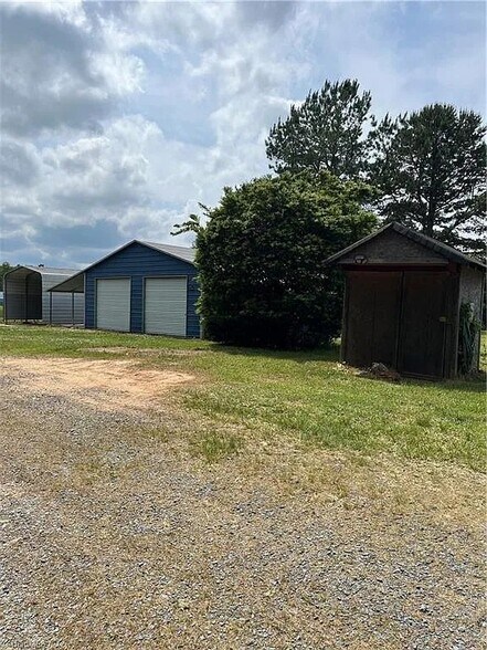 Building Photo - 1044 Abner Rd