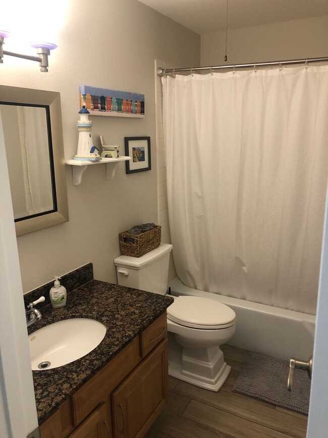 Building Photo - 2026 WINTER RENTAL ! FURNISHED - 5 MINUTES...