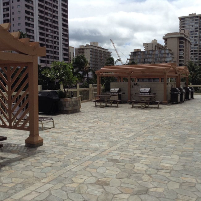 Building Photo - Remodeled High floor furnished Studio/1 Bath at Island Colony - Available 11/30/25